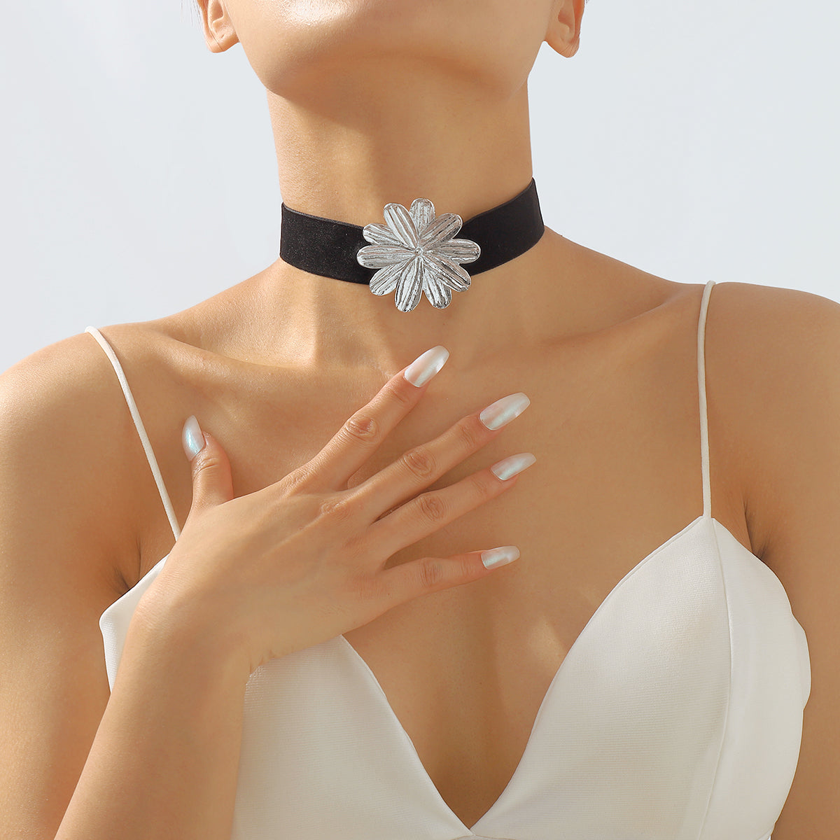 Elegant French Style Streetwear Flower Alloy Flocking Cloth Plating Women's Choker