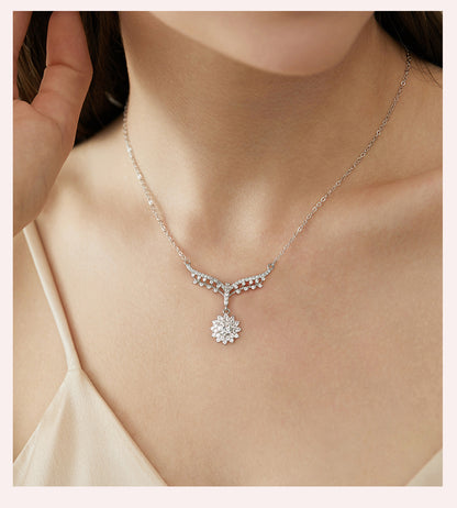 Elegant Shiny Flower Sterling Silver Gra Inlay Moissanite Pendant Necklace