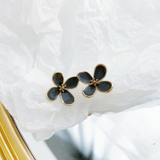 1 Pair Elegant Flower Alloy Gold Plated Ear Studs