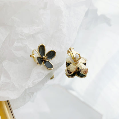 1 Pair Elegant Flower Alloy Gold Plated Ear Studs