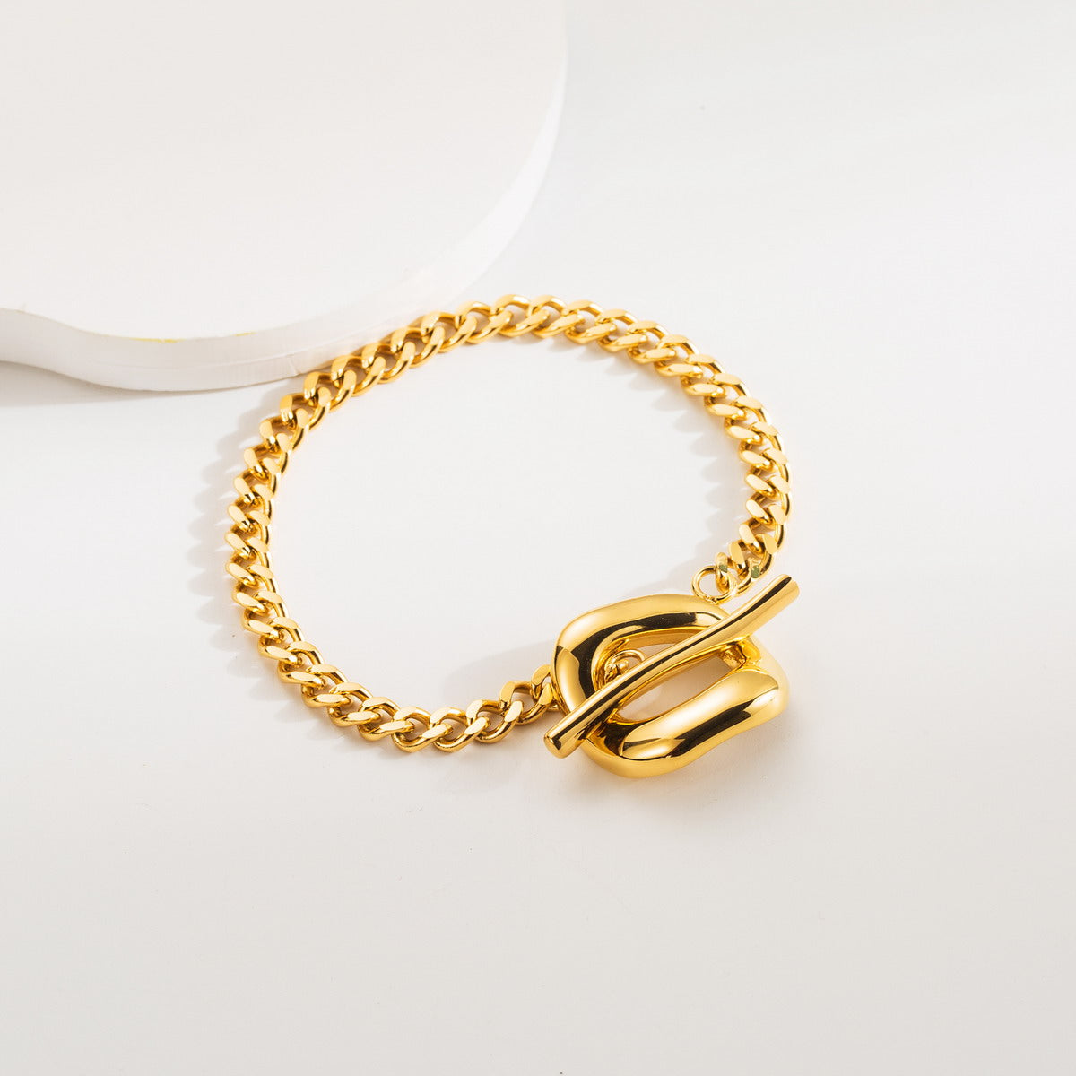 Elegant Vintage Style Heart Shape Lock Stainless Steel Baroque Pearls Titanium Steel Plating 18k Gold Plated Bracelets
