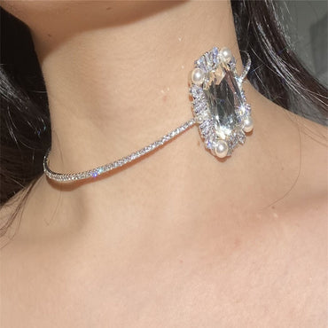 Retro Geometric Solid Color Alloy Plating Inlay Rhinestones Silver Plated Women's Choker