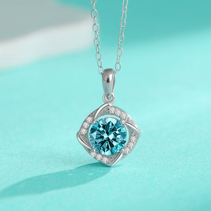 Luxurious Shiny Four Leaf Clover Sterling Silver Moissanite Zircon Pendant Necklace In Bulk