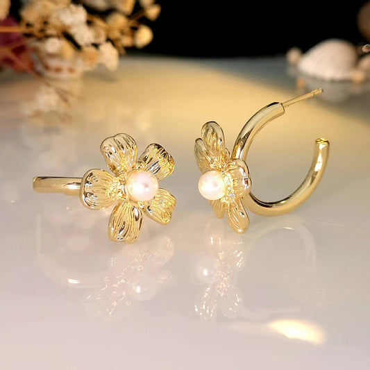 1 Pair Elegant Lady Classic Style Flower Inlay Zinc Alloy Artificial Pearls Ear Studs