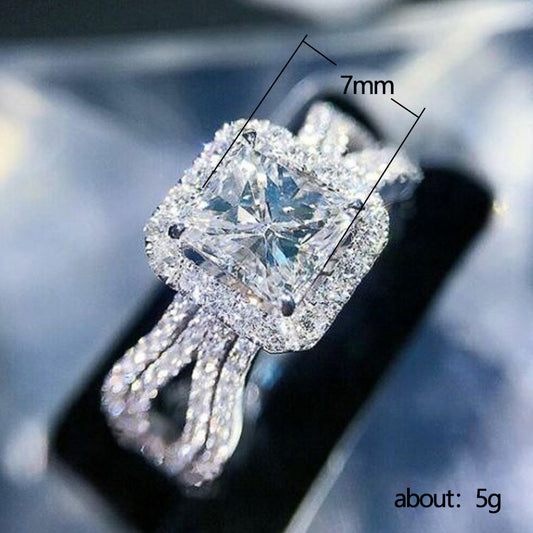 New Wedding Ring Exquisite Copper Full Diamond Zircon Ladies Engagement Ring