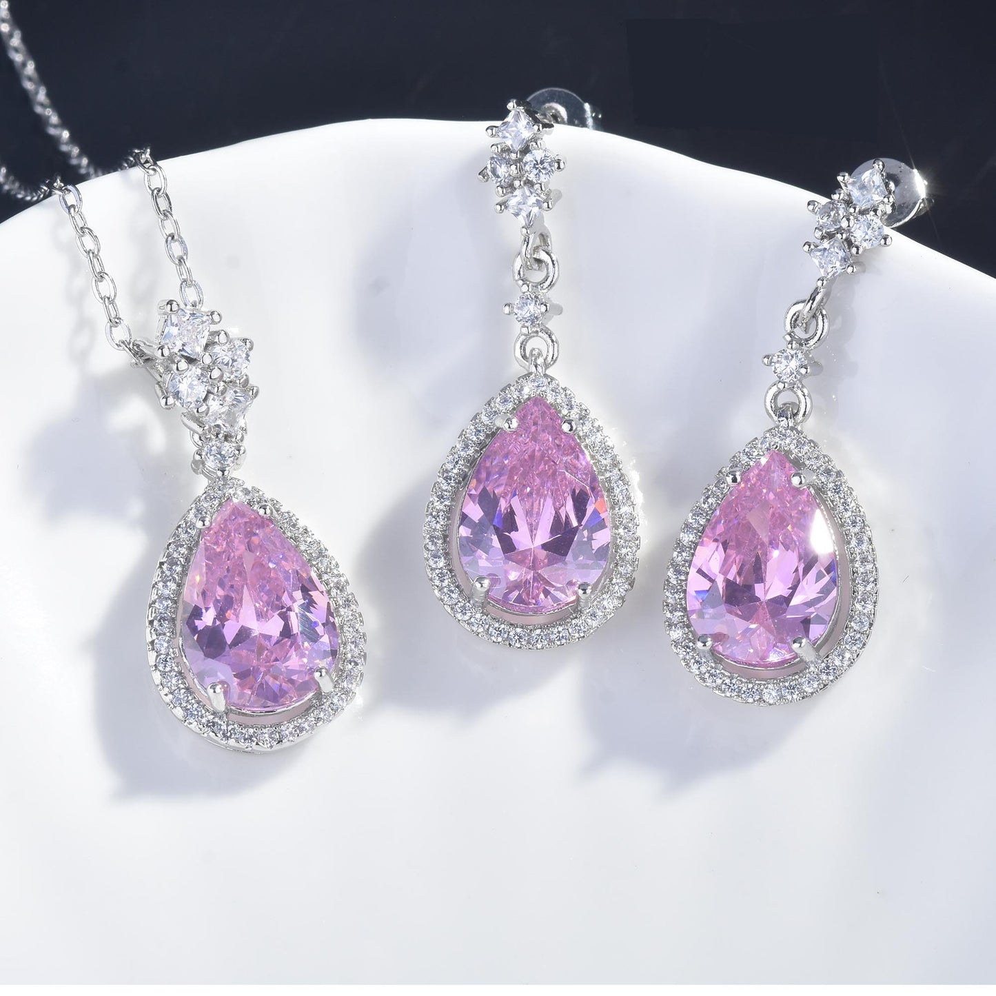 New Lucky Yellow Diamond Set Argyll Pink Diamond Pendant Topa Blue Earrings