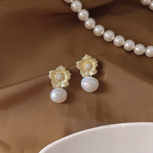 1 Pair Baroque Style Flower Freshwater Pearl Copper Drop Earrings