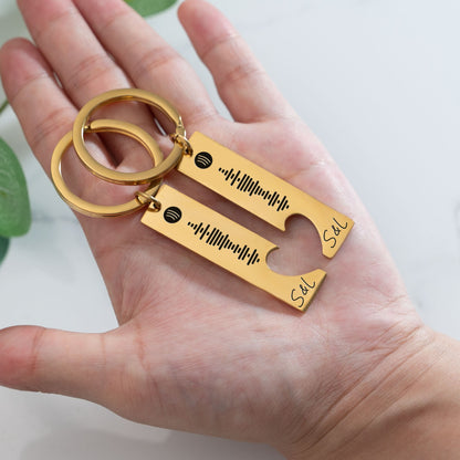Personalized Keychain for The Couple,Spotify Keychain,Custom Engraved Scannable Spotify,Keychain Gifts for Men,Couple Gift,Girlfriend Gift