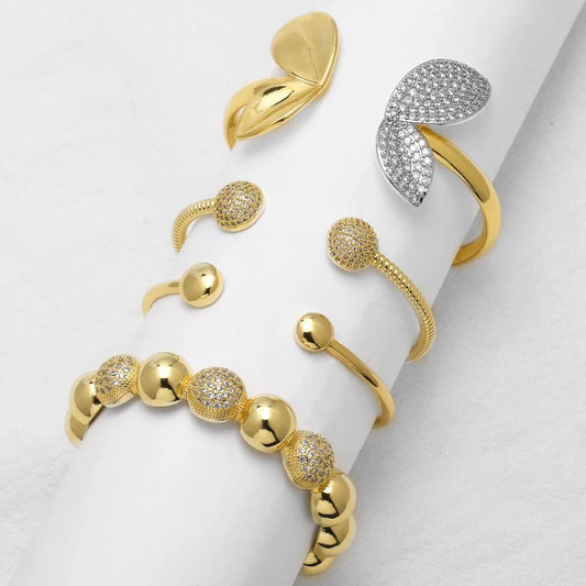 Wholesale Jewelry Elegant Inlaid Zircon Butterfly Bracelet Copper 18K Gold Plated Electroplated With Star Pattern