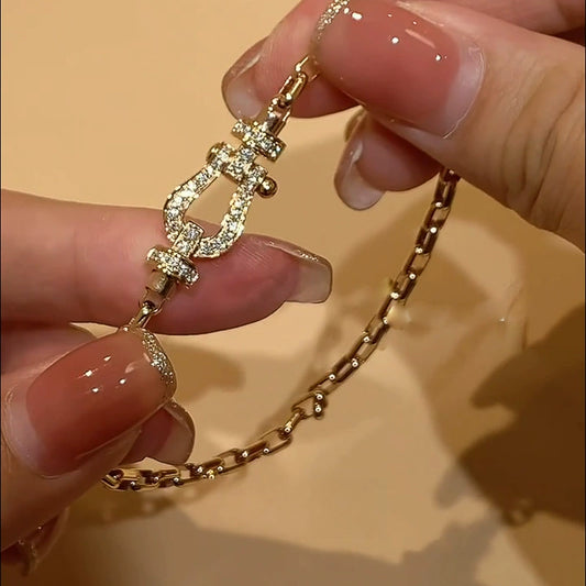 Wholesale Women's Geometric Zirconia Copper Plastic Horseshoe Buckle Chain Bracelet Light Luxury Cool Style