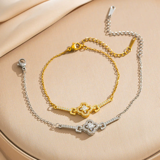 Wholesale Women's Gold Plated Copper Flower Shape Four Leaf Clover Bracelet Light Luxury Style