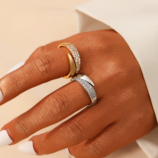 Women's Copper Ring With Geometric Design And Diamond Inlay Trendy And Elegant