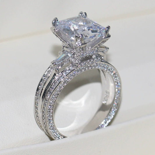 Women's Retro Elegant Ring Copper Zircon Geometric