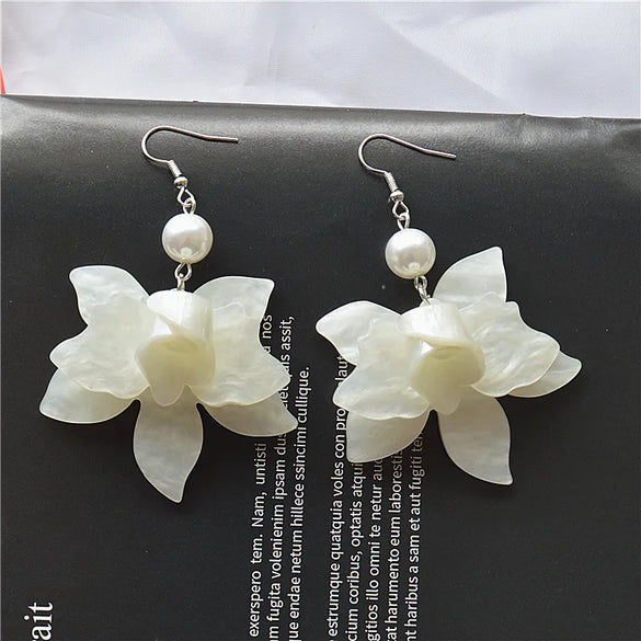 1 Pair Elegant Classic Style Streetwear Flower Petal Arylic Metal Drop Earrings