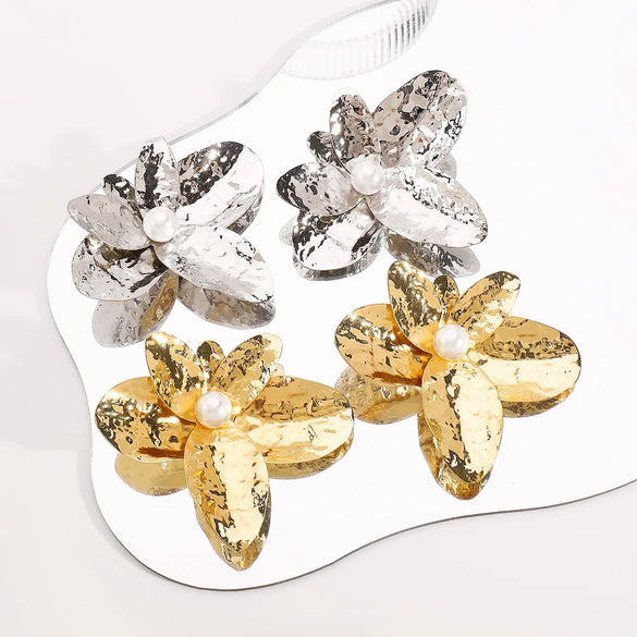 1 Pair Elegant Exaggerated Streetwear Flower Inlay Iron Imitation Pearl Ear Studs