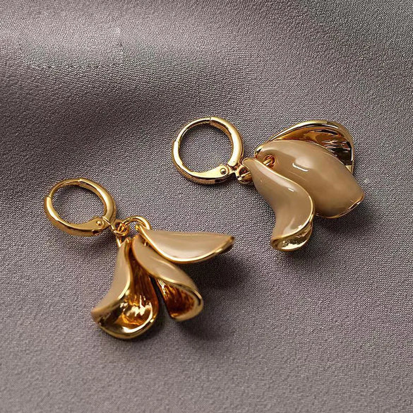 1 Pair Elegant Pastoral Flower Plating Alloy Gold Plated Drop Earrings