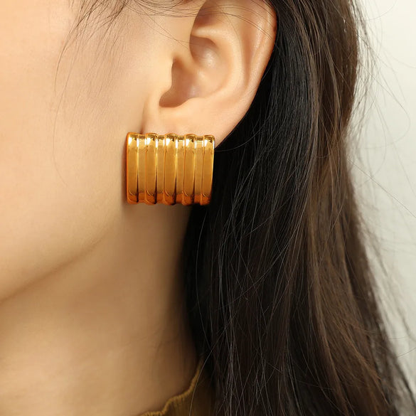 1 Pair Elegant Simple Style Square Titanium Steel Ear Studs