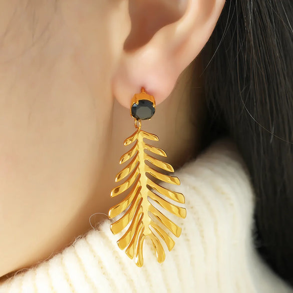 1 Pair Elegant Vintage Style Feather Plating Inlay Titanium Steel Zircon 18k Gold Plated Drop Earrings
