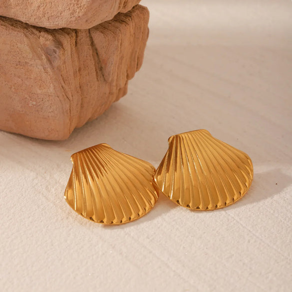 1 Pair IG Style Elegant Shell 304 Stainless Steel Titanium Steel 18K Gold Plated Ear Studs