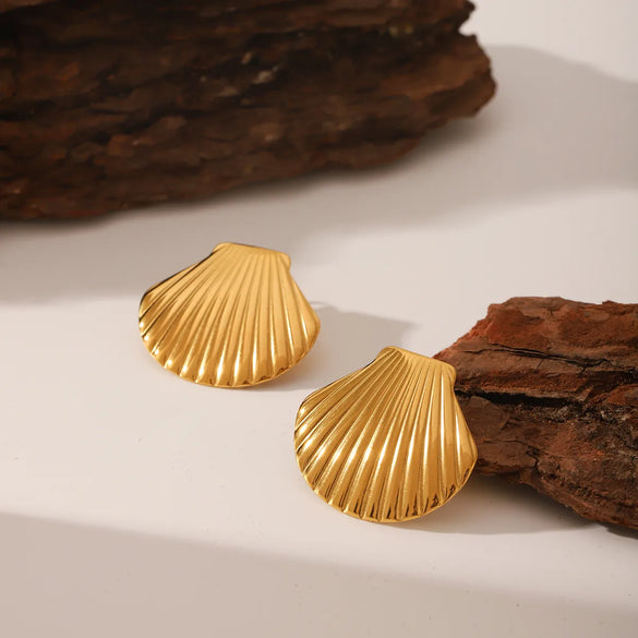 1 Pair IG Style Elegant Shell 304 Stainless Steel Titanium Steel 18K Gold Plated Ear Studs