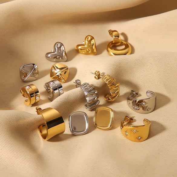 1 Pair Ig Style Vintage Style C Shape Heart Shape Lingge Plating Pleated Inlay Stainless Steel Pearl Zircon 18k Gold Plated Gold Plated Ear Studs