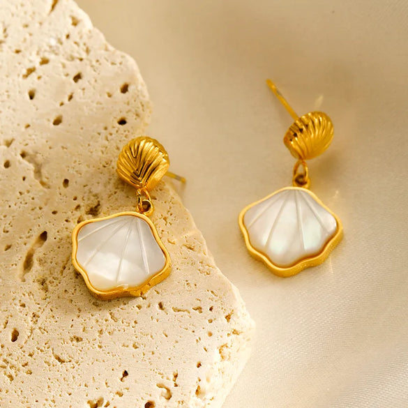 1 Pair Modern Style Simple Style Classic Style Shell Plating Inlay 304 Stainless Steel White Shell 18K Gold Plated Drop Earrings