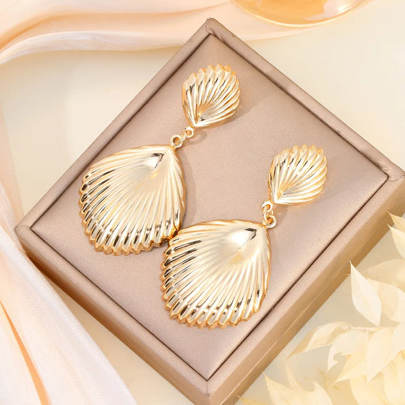1 Pair Retro Classic Style Shell Plating Iron Drop Earrings
