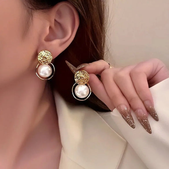 1 Pair Retro Commute Solid Color Inlay Alloy Artificial Pearls Drop Earrings