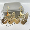 1 Pair Retro Leaf Flower Alloy Plating Women'S Drop Earrings