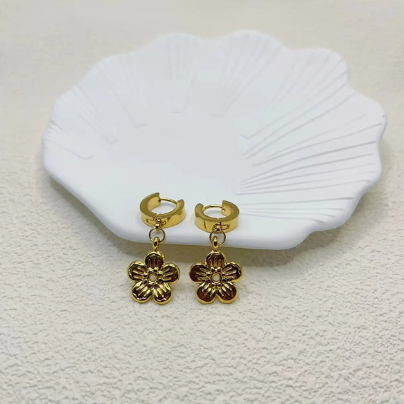 1 Pair Simple Style Classic Style Flower Plating 201 Stainless Steel Gold Plated Drop Earrings