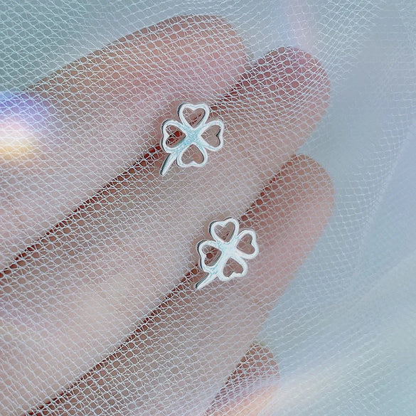 1 Pair Simple Style Letter Snowflake Copper Plated Women's Ear Studs