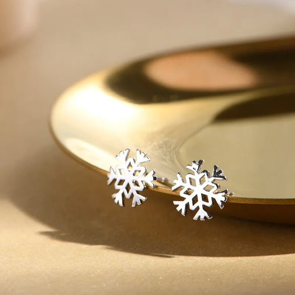 1 Pair Simple Style Letter Snowflake Copper Plated Women's Ear Studs