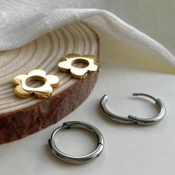 1 Pair Vintage Style Simple Style Flower Plating 304 Stainless Steel 18K Gold Plated Drop Earrings