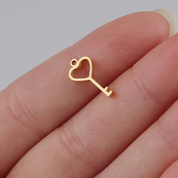 1 Piece 304 Stainless Steel Heart Shape Key Lock Pendant Jewelry Accessories