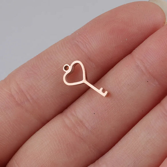 1 Piece 304 Stainless Steel Heart Shape Key Lock Pendant Jewelry Accessories