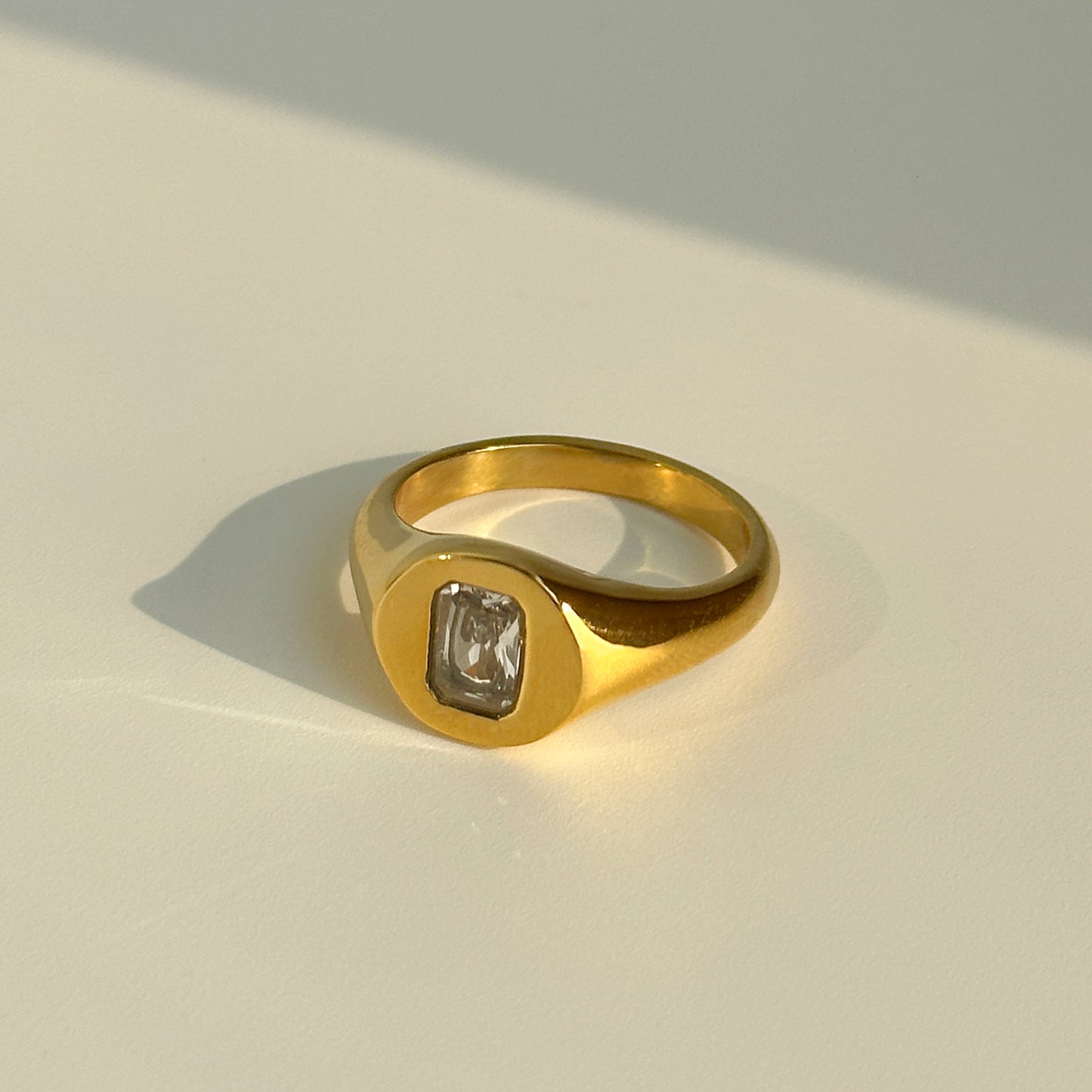 Retro Geometric Metal Plating Inlay Zircon 18k Gold Plated Women's Rings