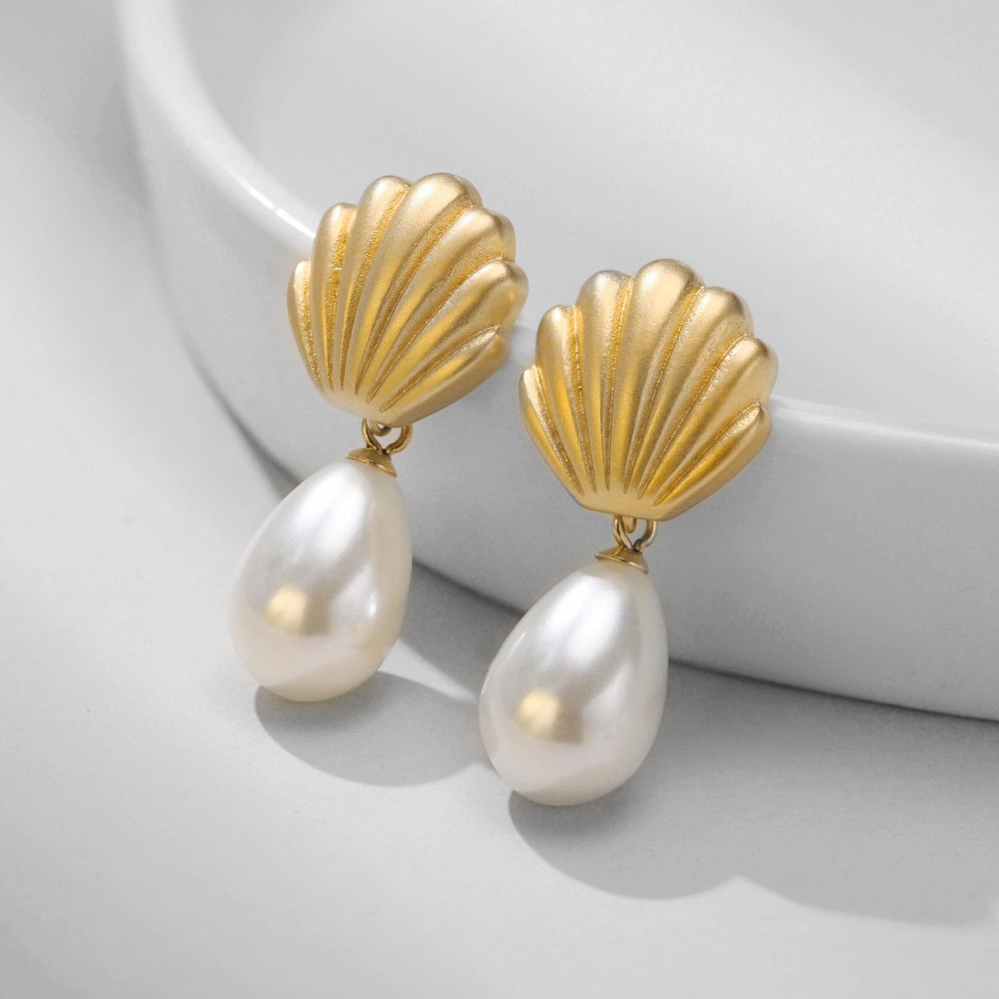 1 Pair Ins Style Baroque Style Scallop Stainless Steel Pearl Plating 18k Gold Plated Drop Earrings