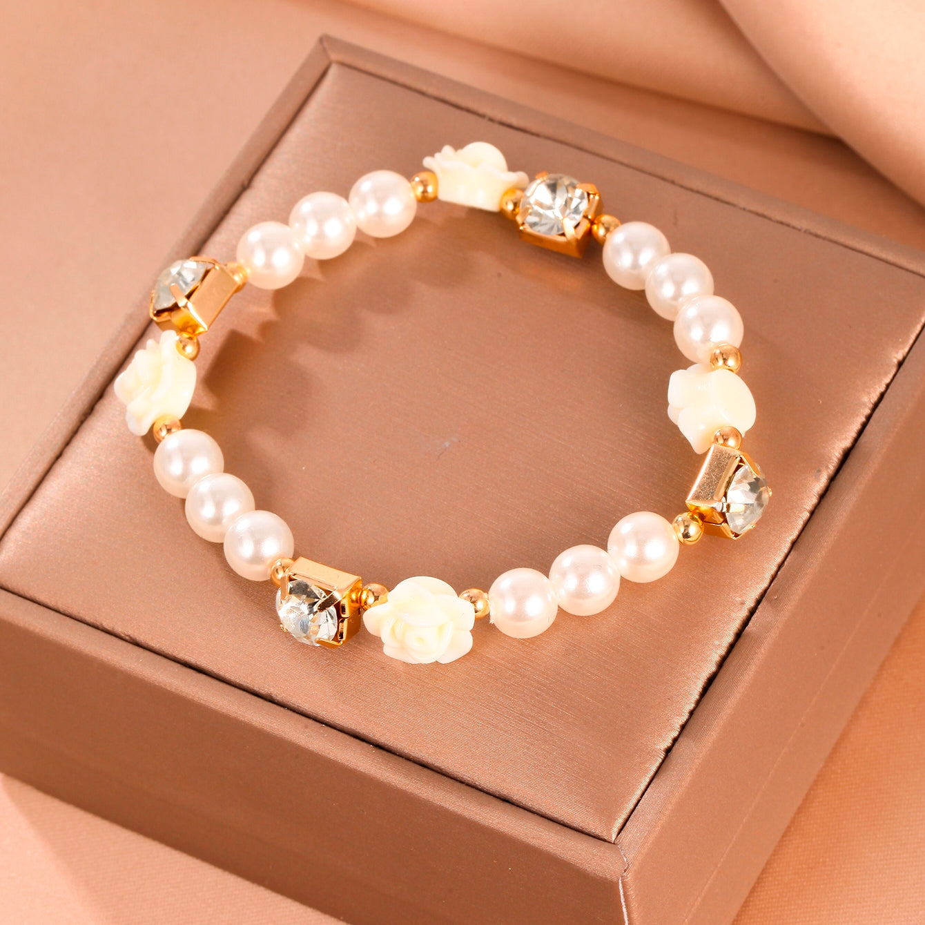 Casual Sweet Flower Arylic Imitation Pearl Beaded Inlay Rhinestones Women's Bracelets