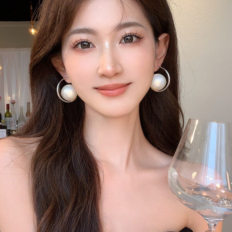 1 Pair Elegant Korean Style C Shape Imitation Pearl Alloy Hoop Earrings