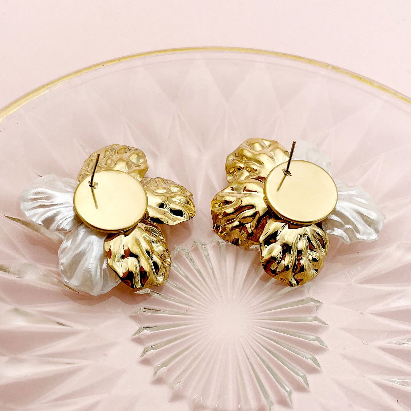 1 Pair Nordic Style Glam Flower Plating Inlay Stainless Steel Artificial Pearls Gold Plated Ear Studs