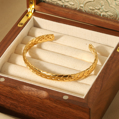 Vintage Style Grain Stainless Steel Plating 18k Gold Plated Bangle