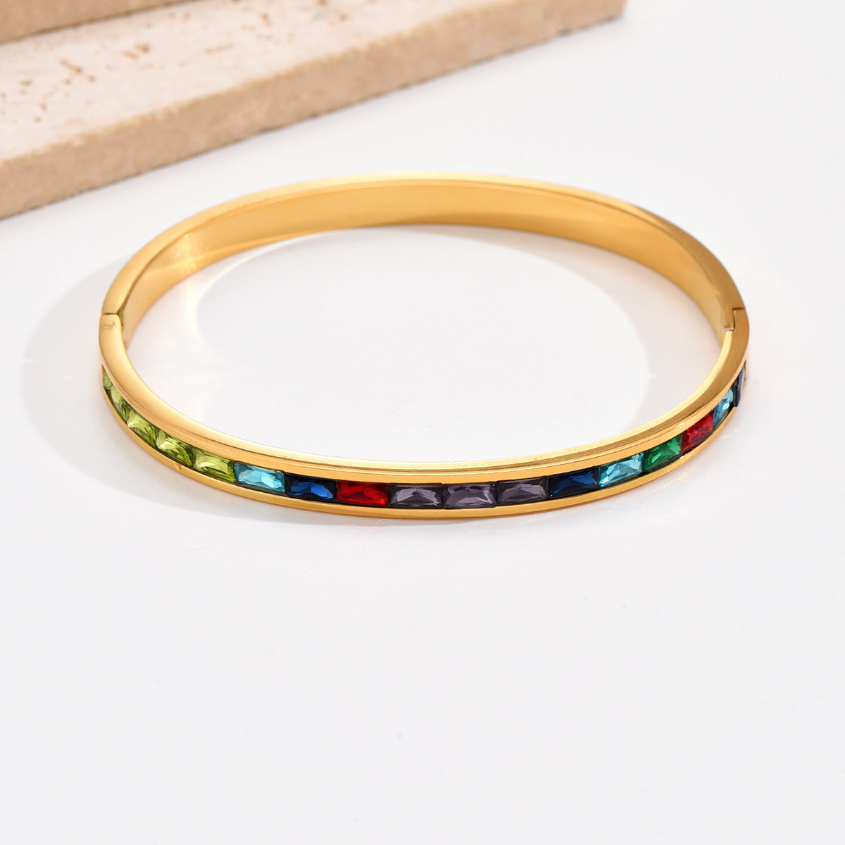 Wholesale Classic Style Round Stainless Steel Plating Inlay 18k Gold Plated Zircon Bangle