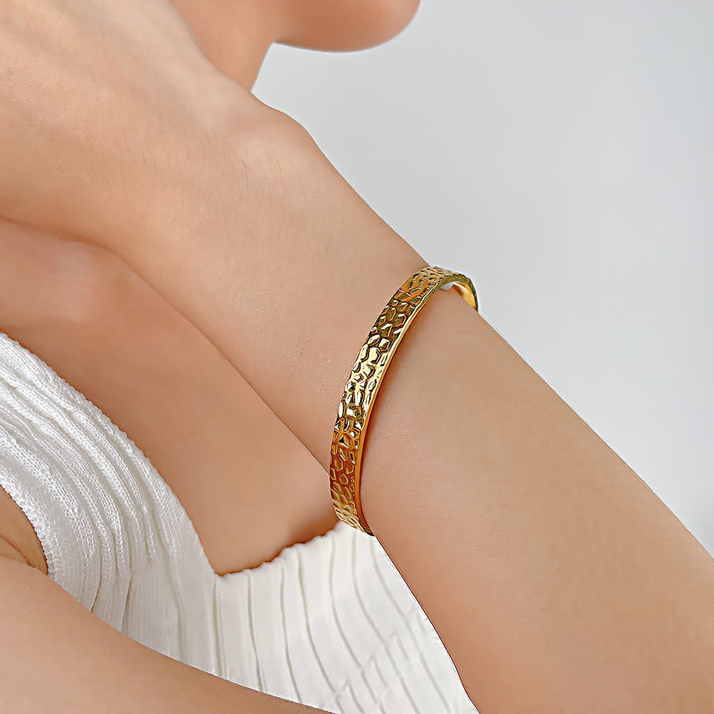 Wholesale French Style Simple Style Irregular Stainless Steel Pleated Bangle