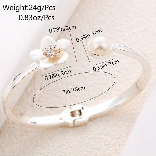 Elegant Vintage Style Streetwear Flower Copper Plating Inlay Pearl Zircon Silver Plated Bangle