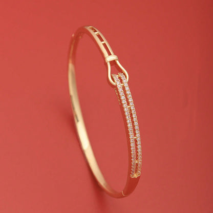 Xuping Simple Style Heart Shape Copper 18k Gold Plated Zircon Bangle In Bulk