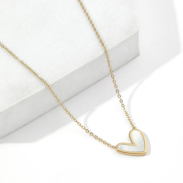 Simple Style Heart Shape Titanium Steel Plating Inlay Shell 18k Gold Plated Pendant Necklace