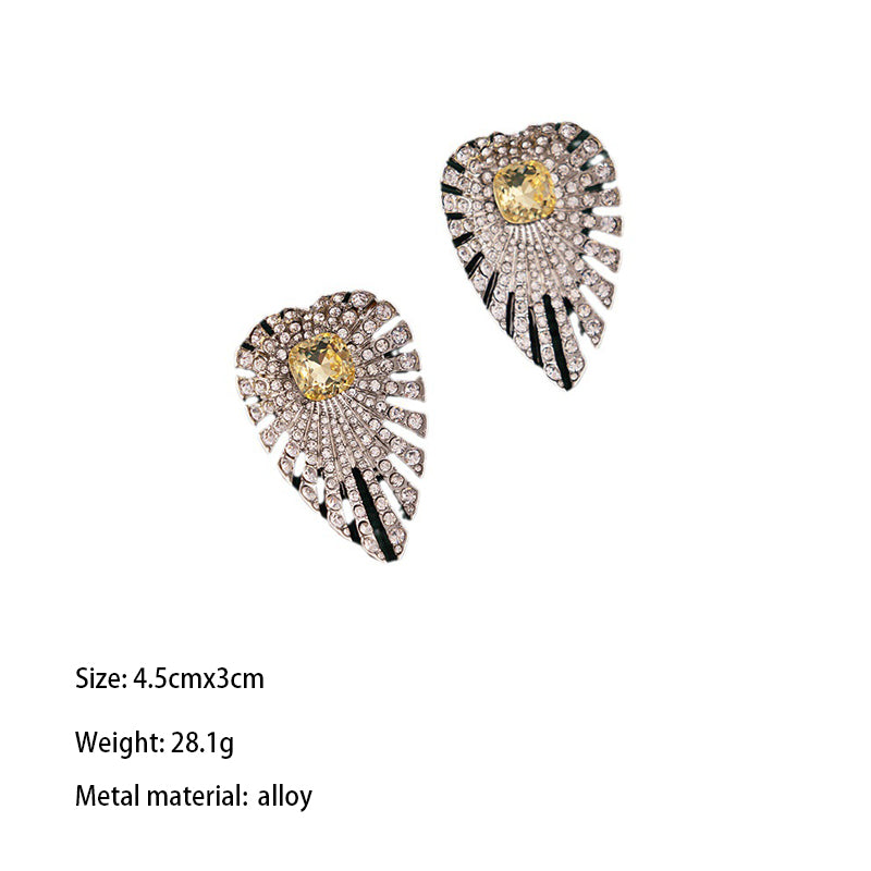 1 Pair Glam Retro Heart Shape Plating Inlay Alloy Rhinestones 18k Gold Plated Ear Studs