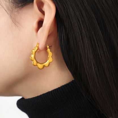 1 Pair Elegant Simple Style Solid Color Flower Plating Titanium Steel 18K Gold Plated Earrings