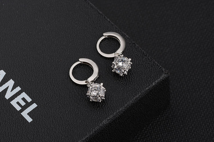 1 Pair Lady Round Plating Inlay Copper Zircon White Gold Plated Earrings