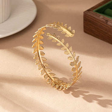 Elegant Classical Leaves Alloy Plating 14K Gold Plated Women's Arm Bracelet